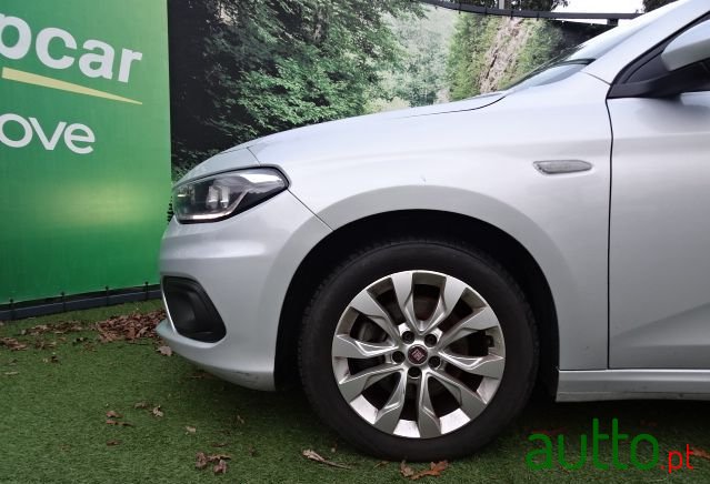 2018' Fiat Tipo Station Wagon photo #3