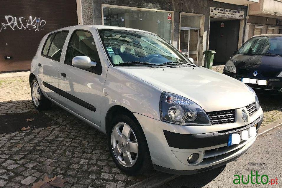 2003' Renault Clio photo #1