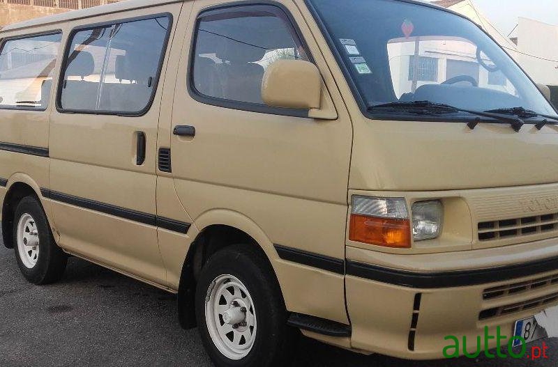 1992' Toyota Hiace photo #2