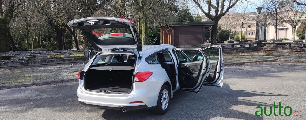 2020' Ford Focus Sw photo #6