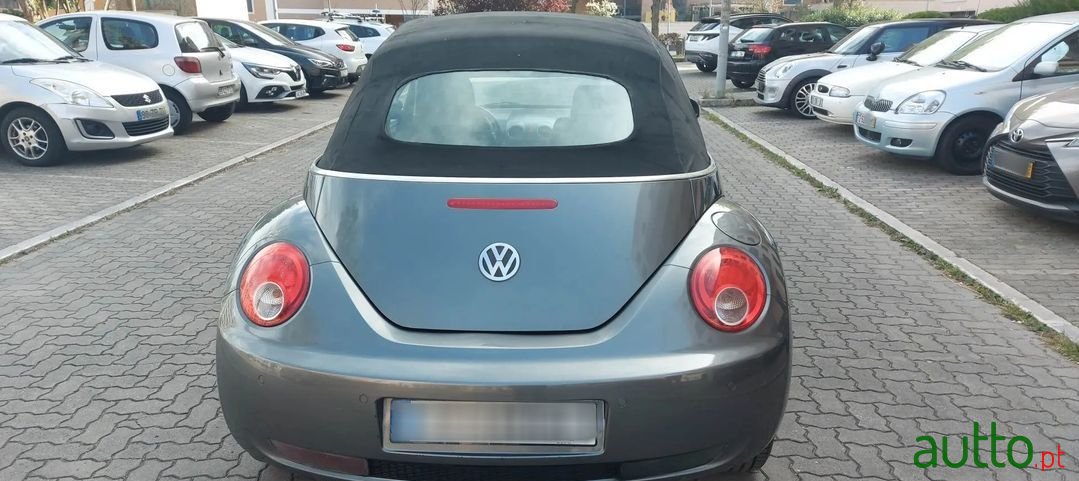 2007' Volkswagen New Beetle photo #5