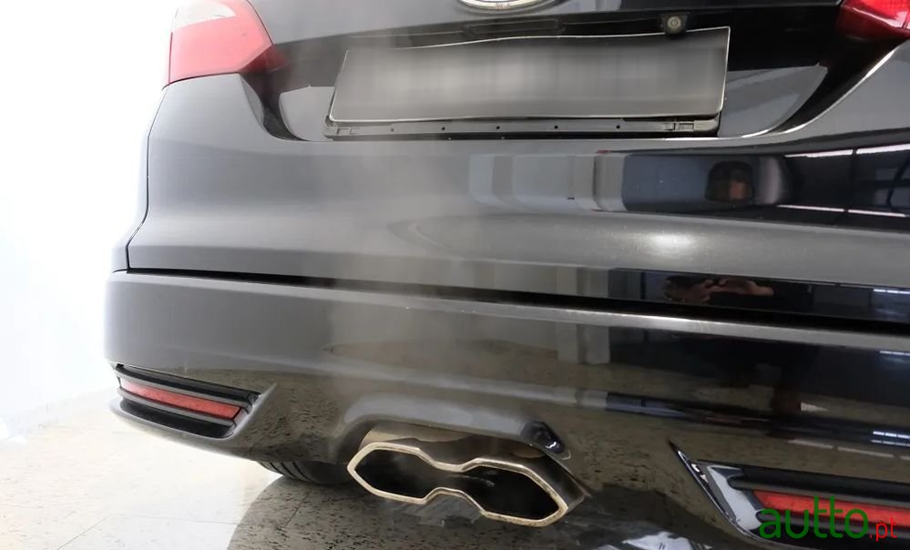 2014' Ford Focus Sw photo #5