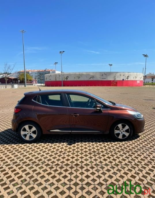 2015' Renault Clio photo #3