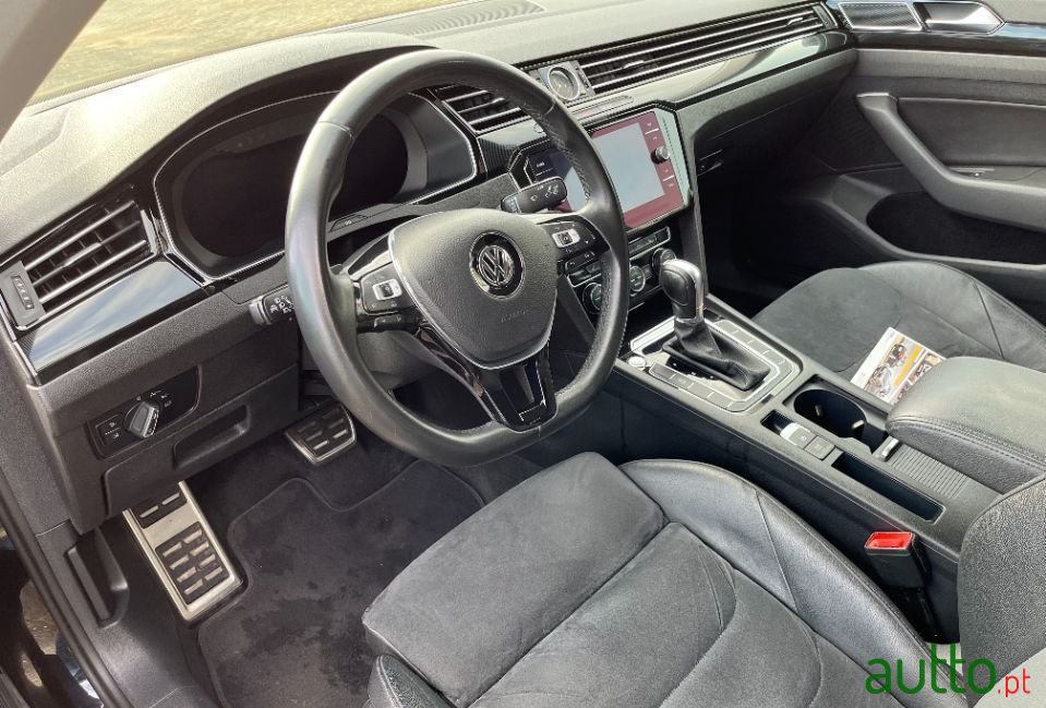 2017' Volkswagen Arteon photo #4