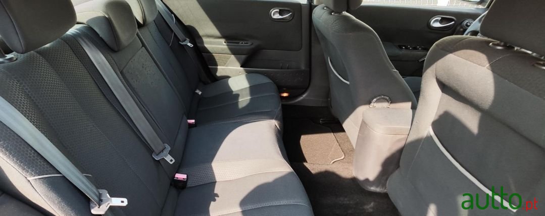 2003' Renault Megane photo #5