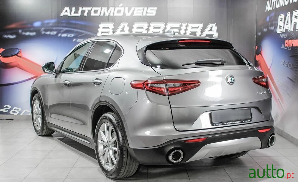 2017' Alfa Romeo Stelvio 2.2 D Super At8 photo #2