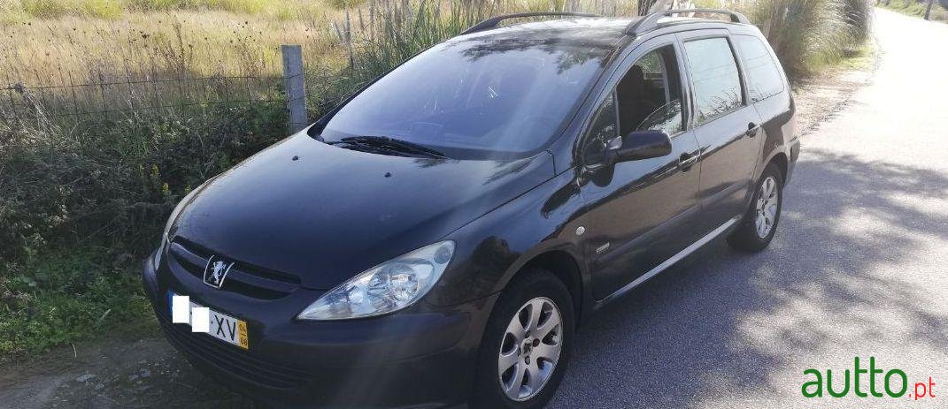 2004' Peugeot 307 Sw photo #1