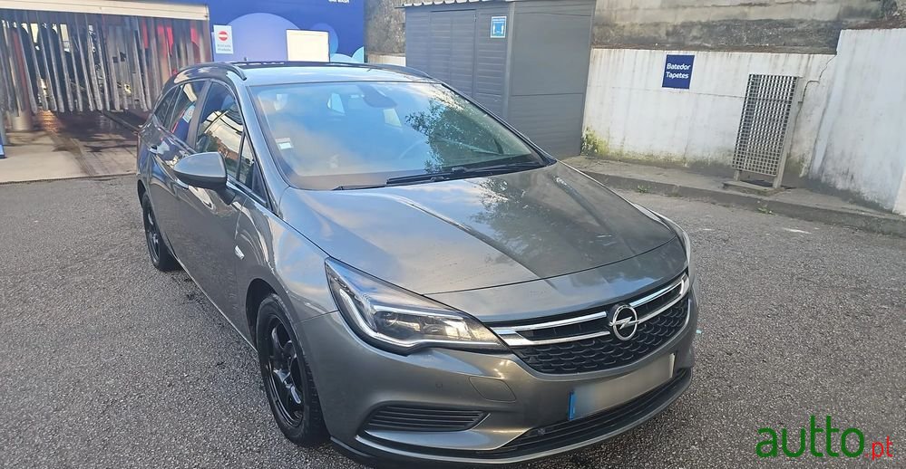 2018' Opel Astra Sports Tourer photo #2