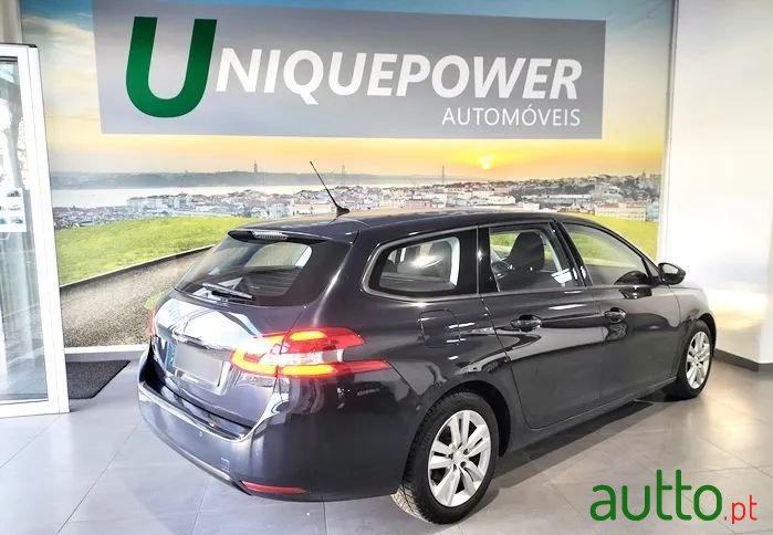 2018' Peugeot 308 Sw photo #5