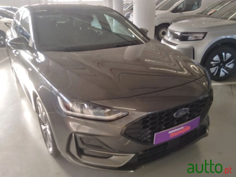 2022' Ford Focus St-Line photo #2