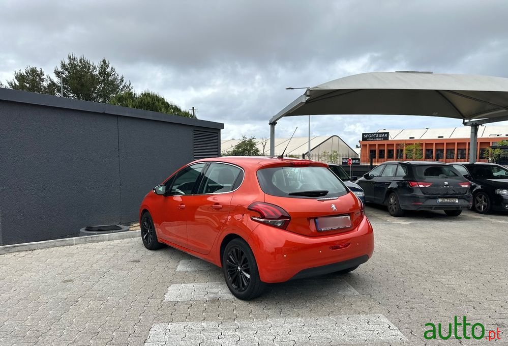 2015' Peugeot 208 photo #3