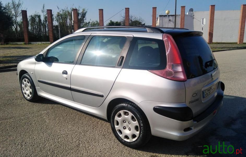 2006' Peugeot 206 Sw photo #3