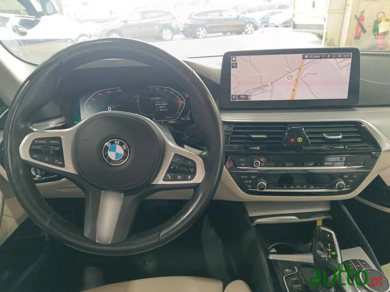 2020' BMW Série 5 D Auto photo #6