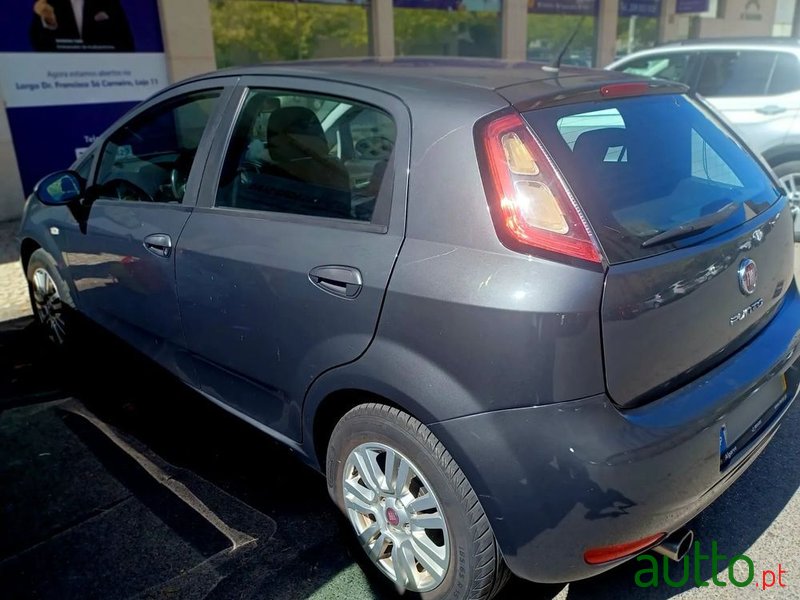 2014' Fiat Punto photo #5