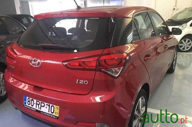 2016' Hyundai i20 1.1 Crdi Comfort+P.Look+Jll16 photo #1