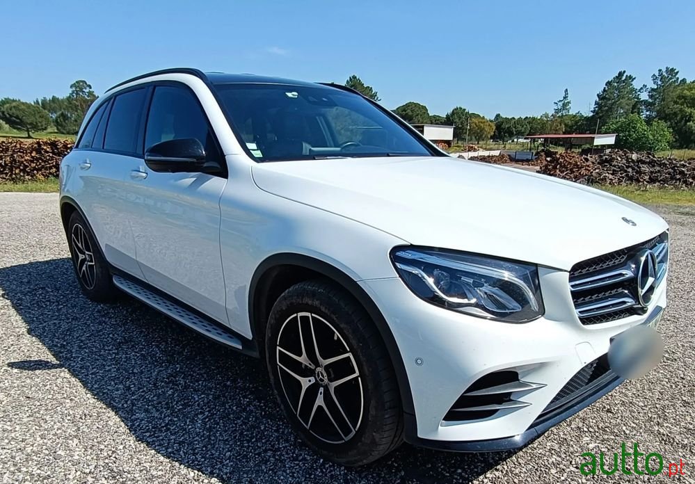 2017' Mercedes-Benz GLC 250 photo #3