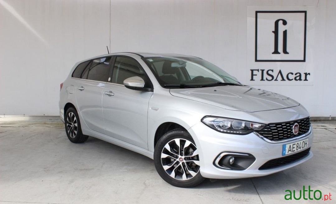 2020' Fiat Tipo Station Wagon photo #3