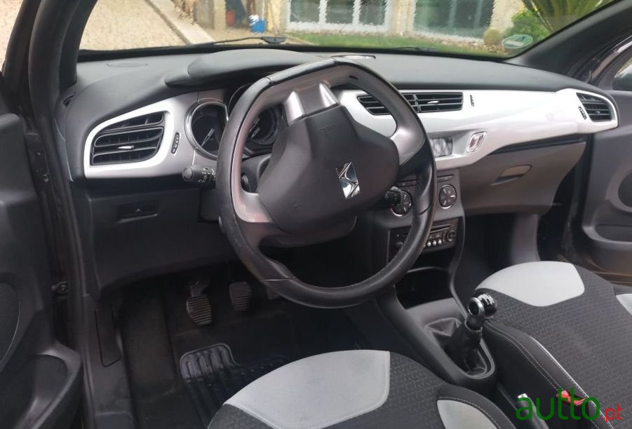 2012' DS Automobiles Ds3 photo #4