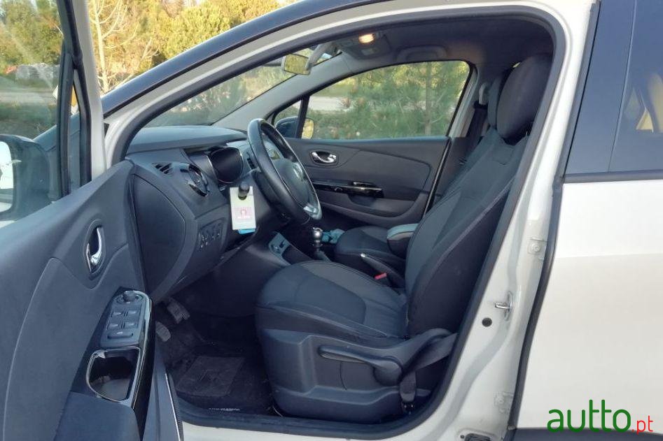 2017' Renault Captur photo #2