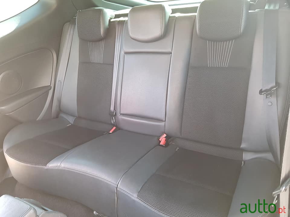 2011' Renault Megane COUPE DCI photo #3