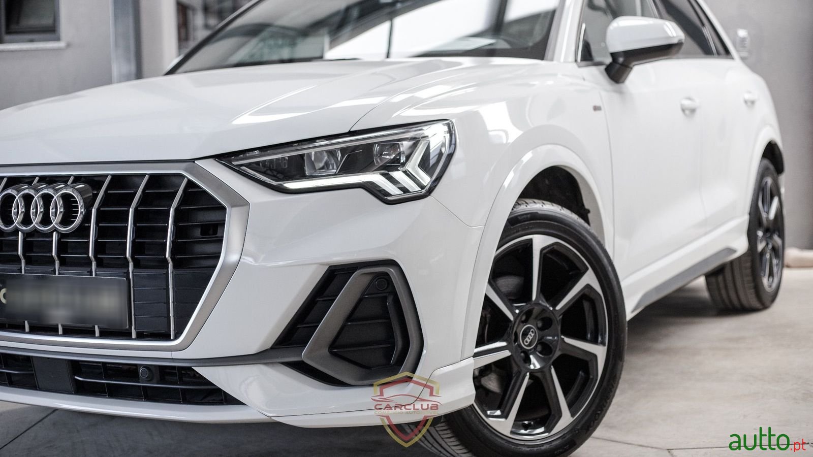 2020' Audi Q3 photo #2