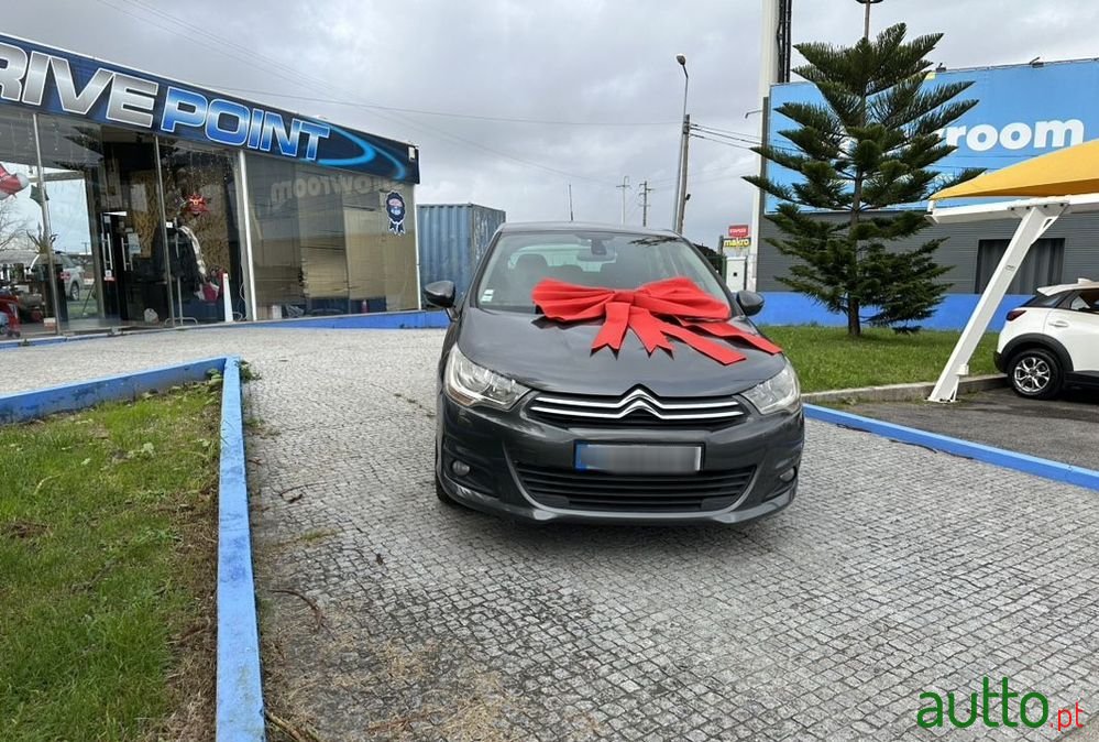 2011' Citroen C4 photo #4