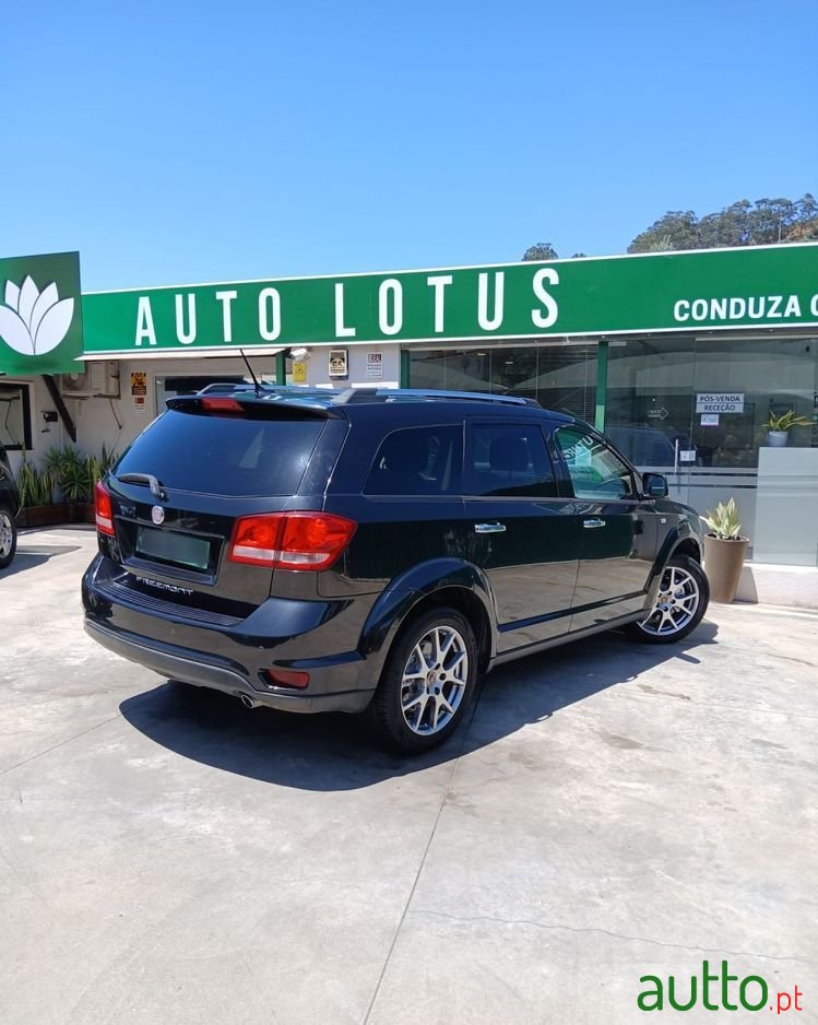 2014' Fiat Freemont photo #4