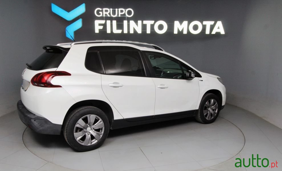 2017' Peugeot 2008 photo #2