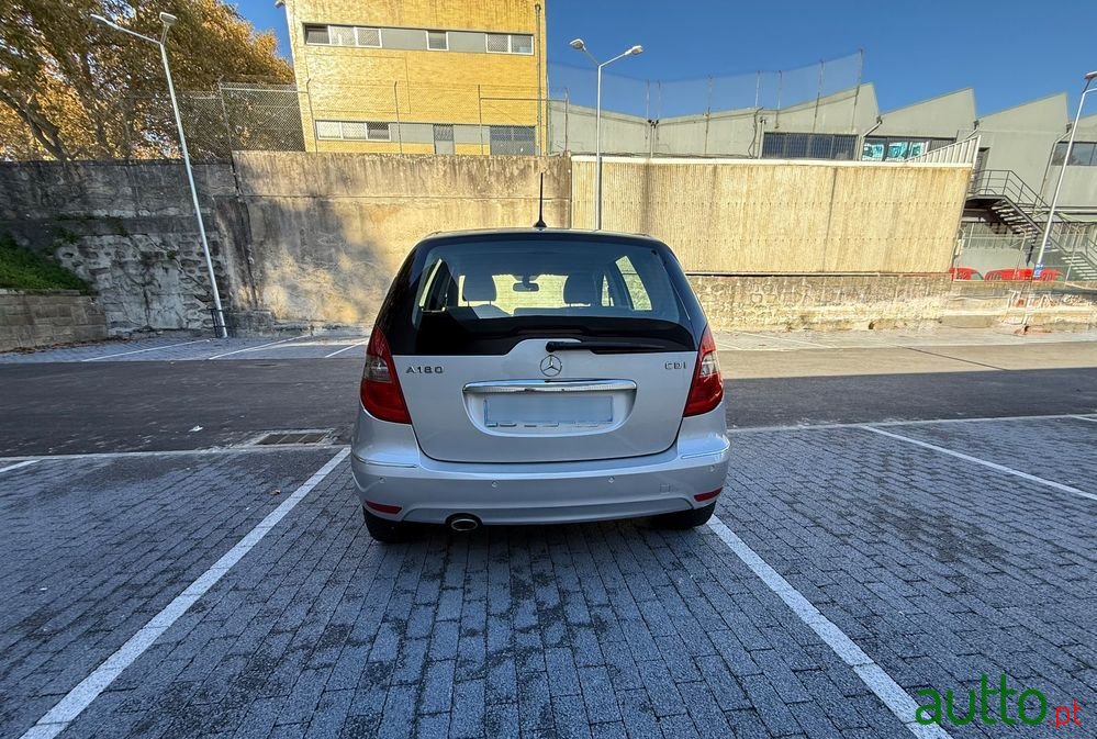 2012' Mercedes-Benz Classe A photo #6