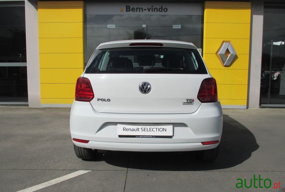 2014' Volkswagen Polo photo #4