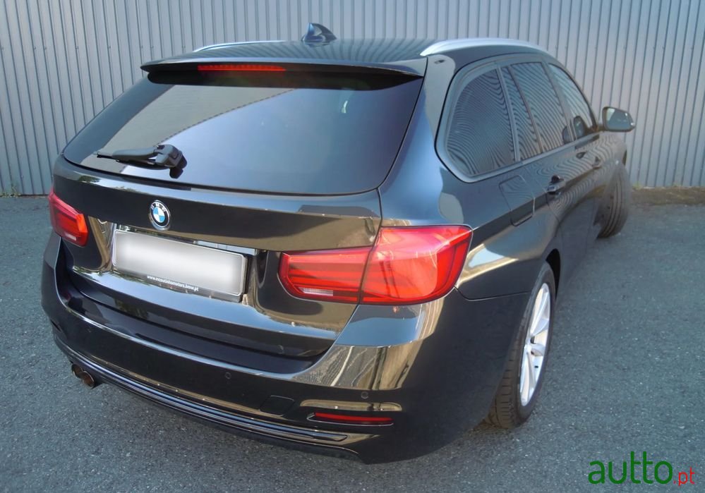 2017' BMW 320 photo #3