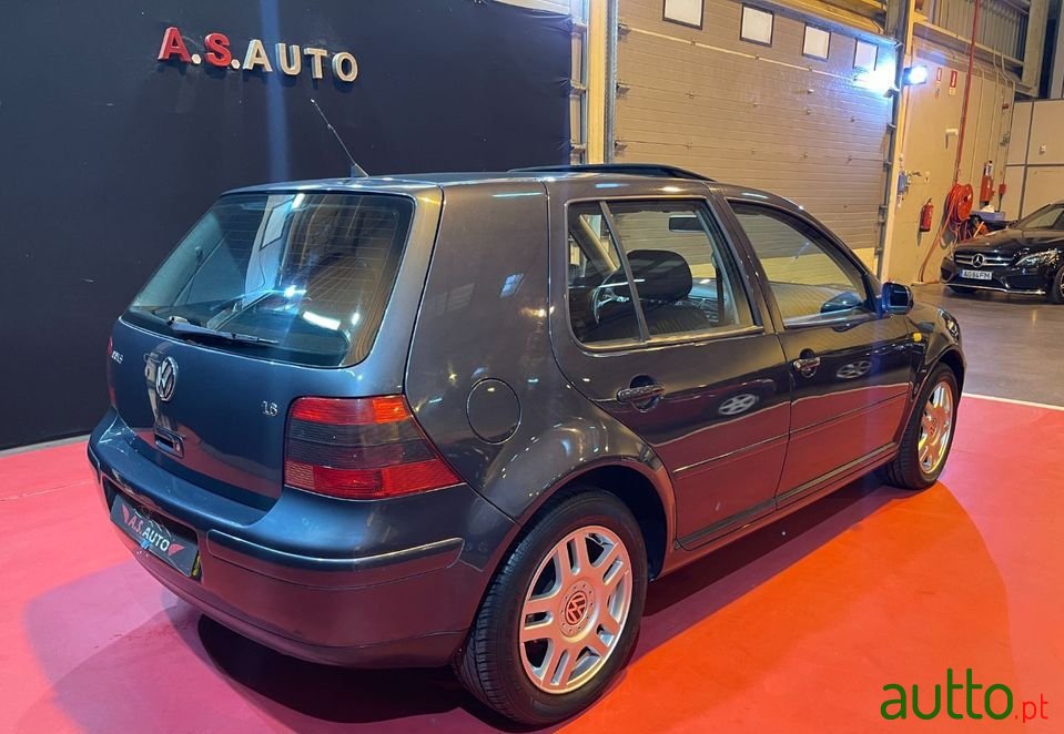 1999' Volkswagen Golf photo #3