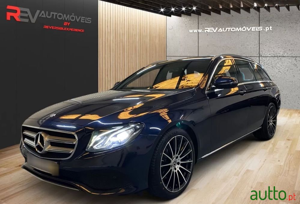 2018' Mercedes-Benz Classe E D Avantgarde photo #2