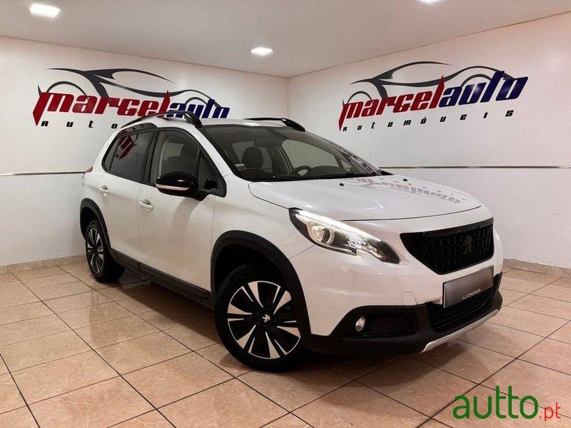 2019' Peugeot 2008 1.5 Bluehdi Allure photo #3