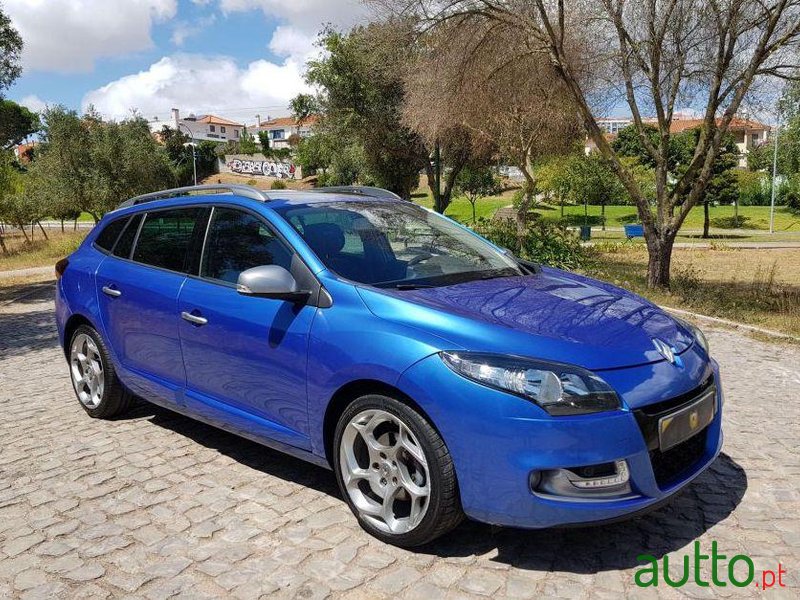 2012' Renault Megane-Sport-Tourer Gt Line photo #1