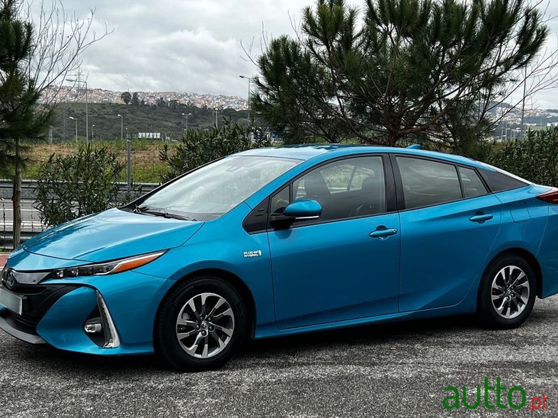 2017' Toyota Prius photo #1