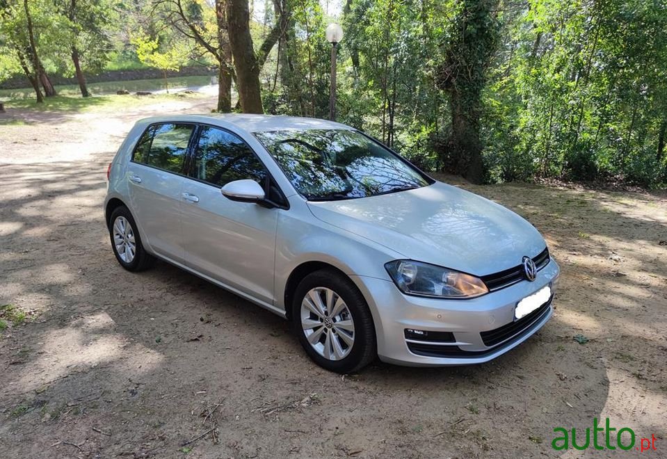 2013' Volkswagen Golf photo #1