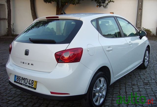2011' SEAT Ibiza photo #6