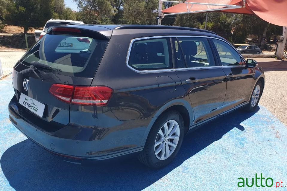 2018' Volkswagen Passat photo #3