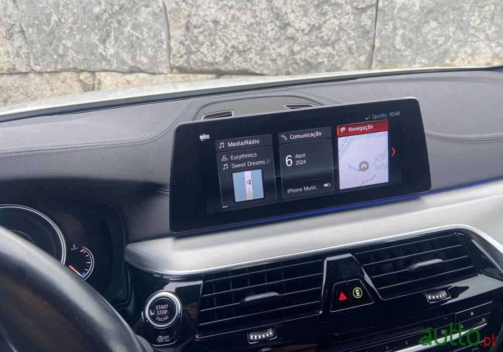 2018' BMW 520 D Line Luxury Auto photo #2