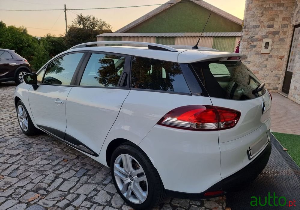 2018' Renault Clio Sport Tourer photo #6