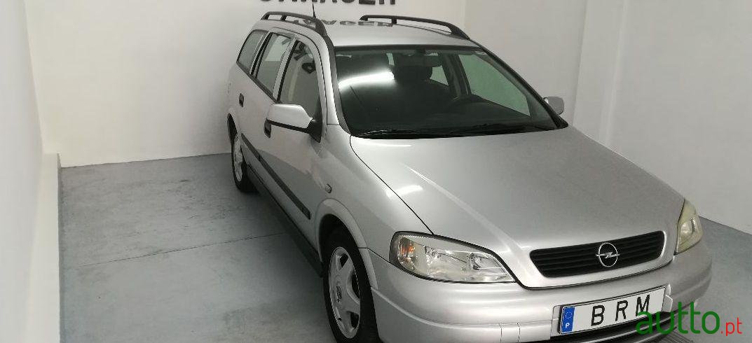 2000' Opel Astra Caravan photo #1