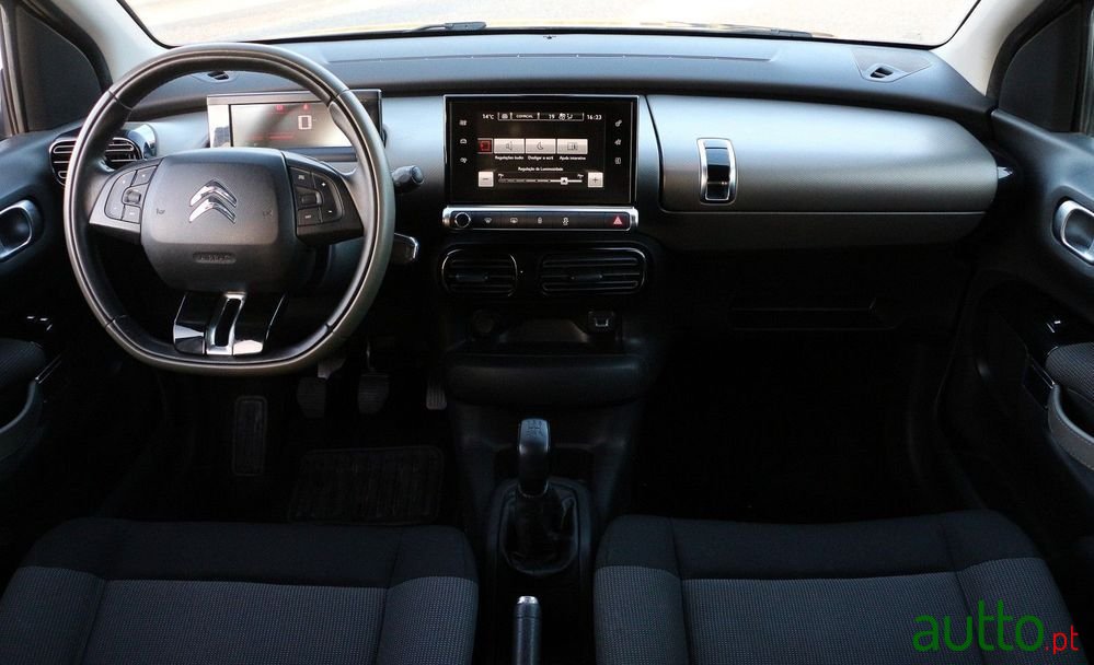 2018' Citroen C4 Cactus photo #4