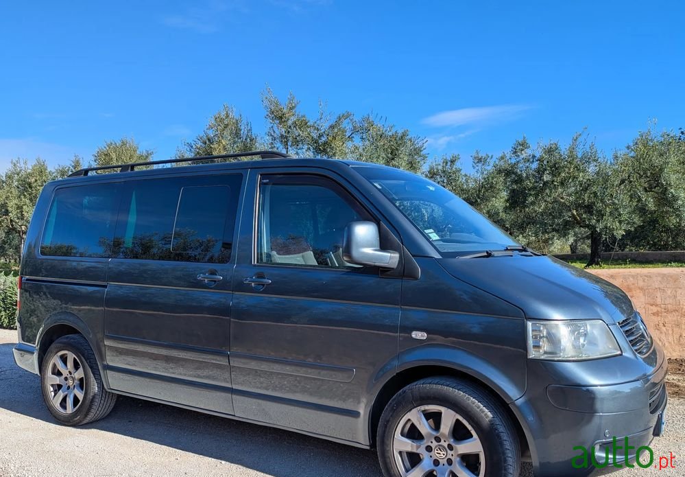 2007' Volkswagen Multivan photo #3