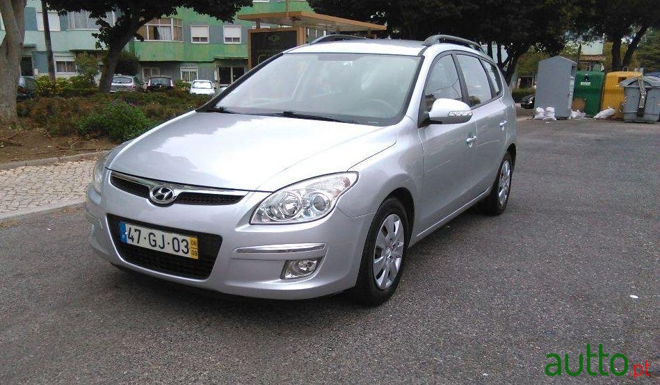 2008' Hyundai I30Cw 1.6 Crdi Style photo #1