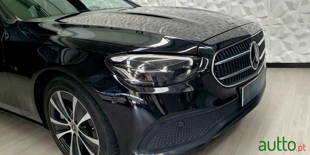 2021' Mercedes-Benz E 300 photo #4