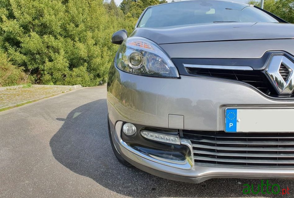 2014' Renault Grand Scenic photo #3