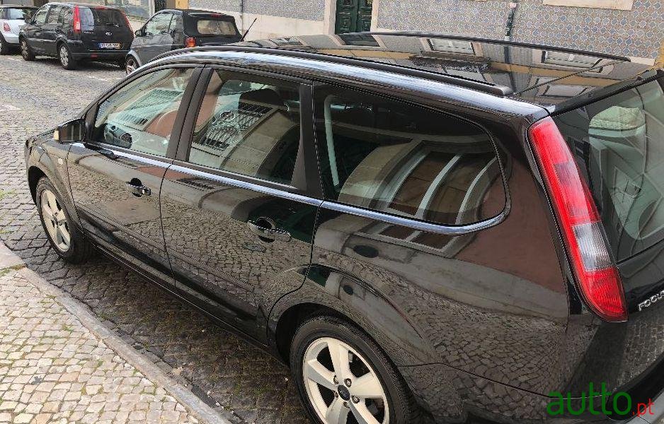 2007' Ford Focus Sw photo #4