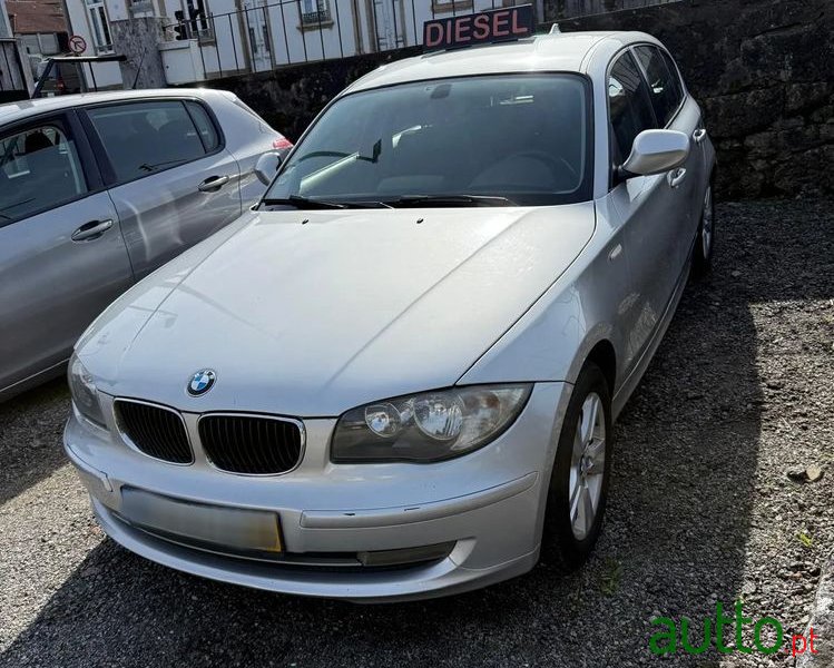 2010' BMW Série 1 D photo #1