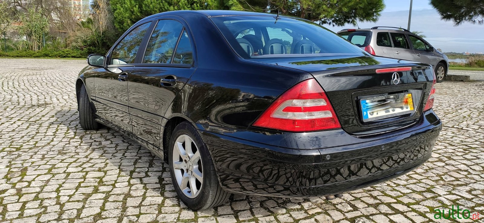 2005' Mercedes-Benz 220 photo #1